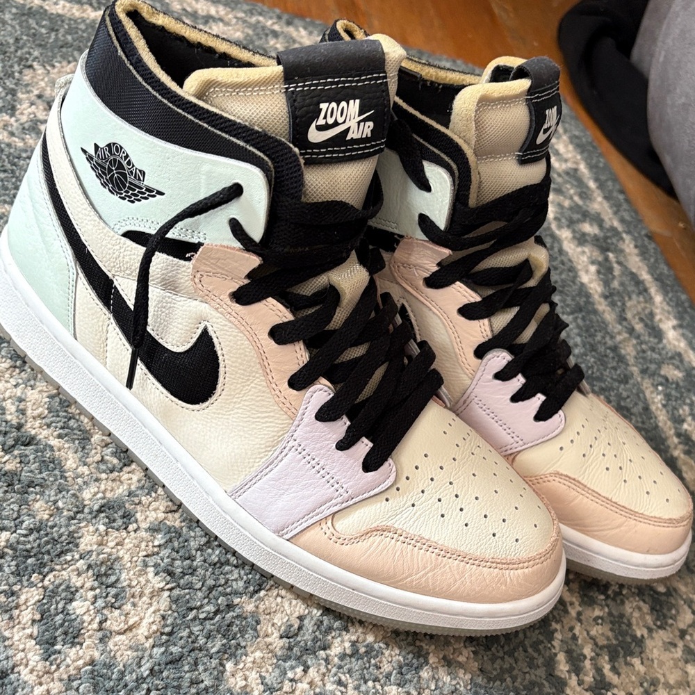 Nike Air Jorden 1 Zoom Air Women's Pastel High-Top Sneakers